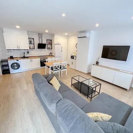 Lovely Flat Center 2 Bedrooms * Торремолинос