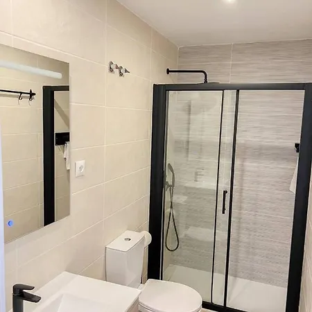 Lejlighed Lovely Flat Center 2 Bedrooms