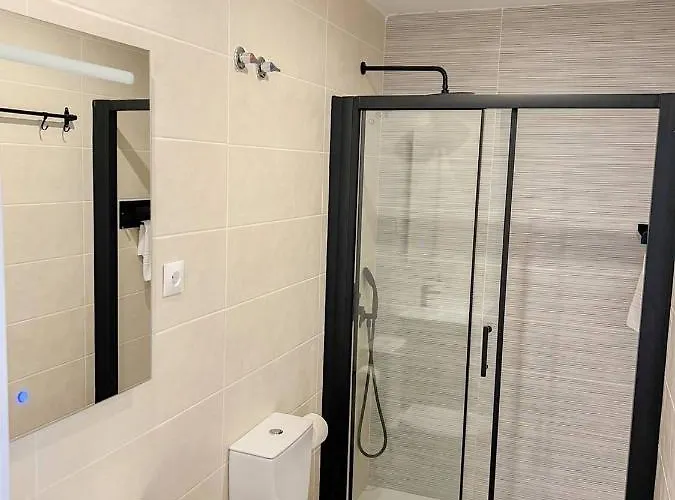 Lejlighed Lovely Flat Center 2 Bedrooms